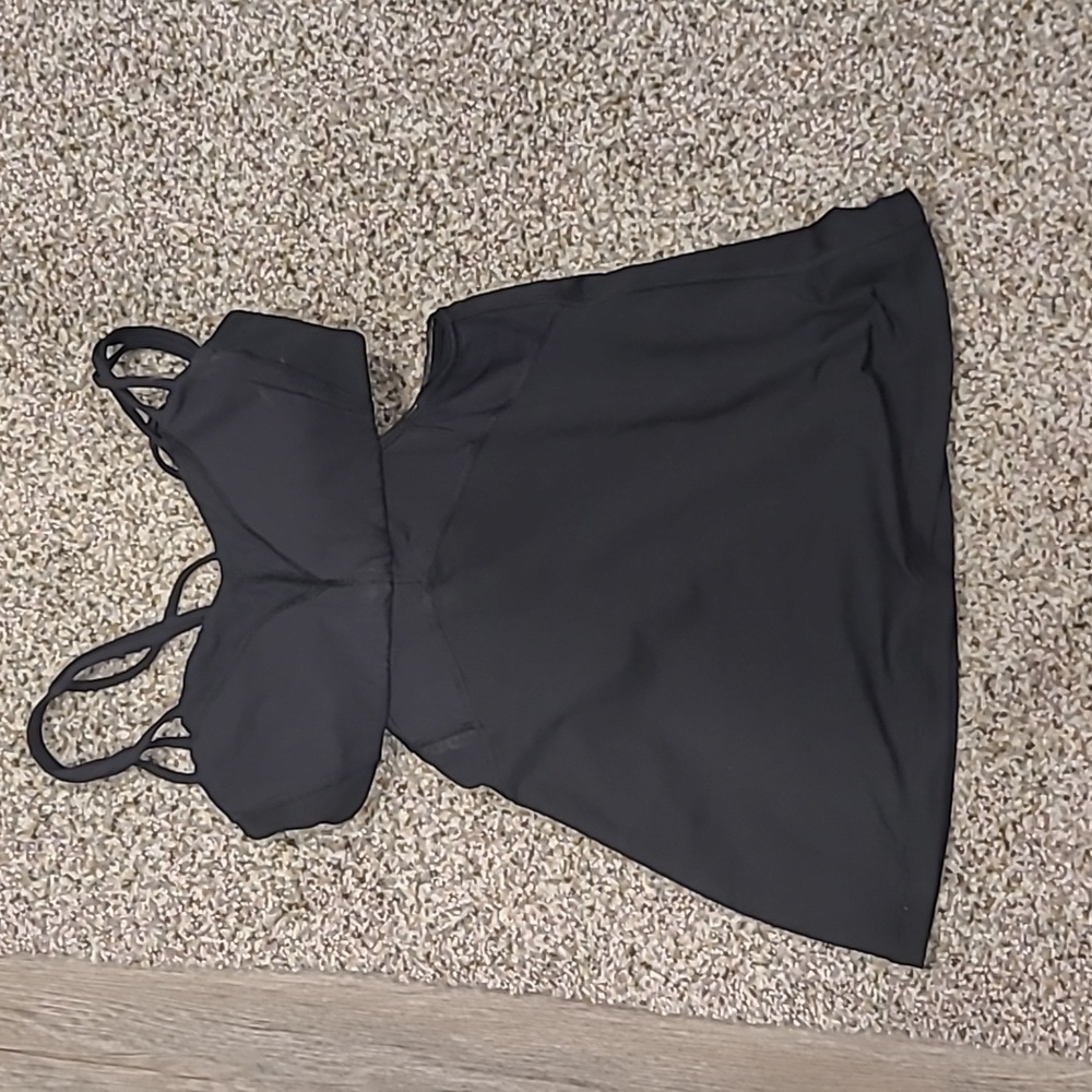 Black workout strappy tank!